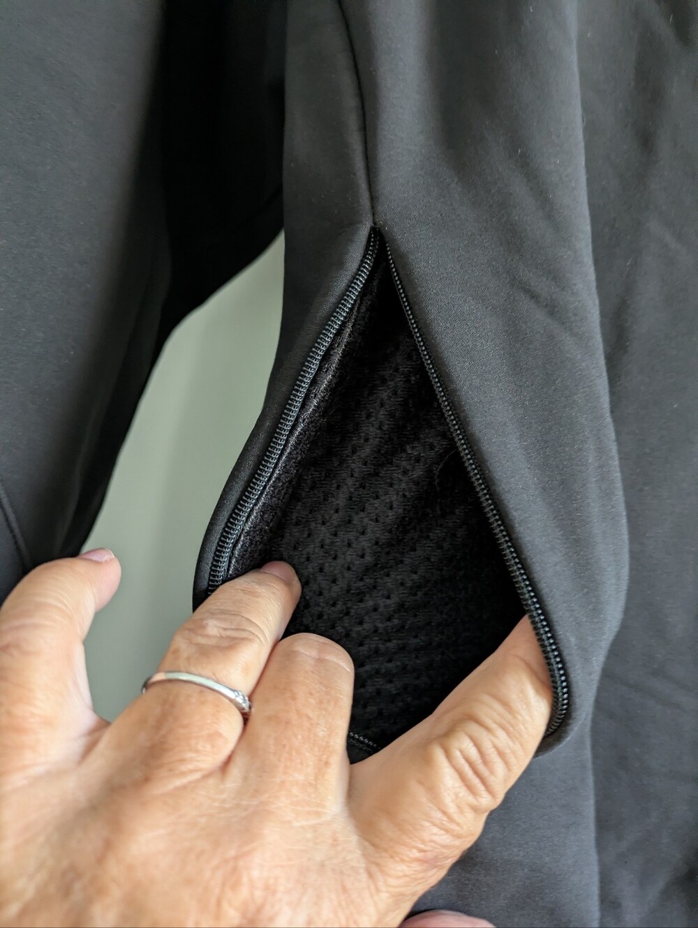 The North Face Winter Jacket w/Multiple Pockets- S - Picture 6 of 7